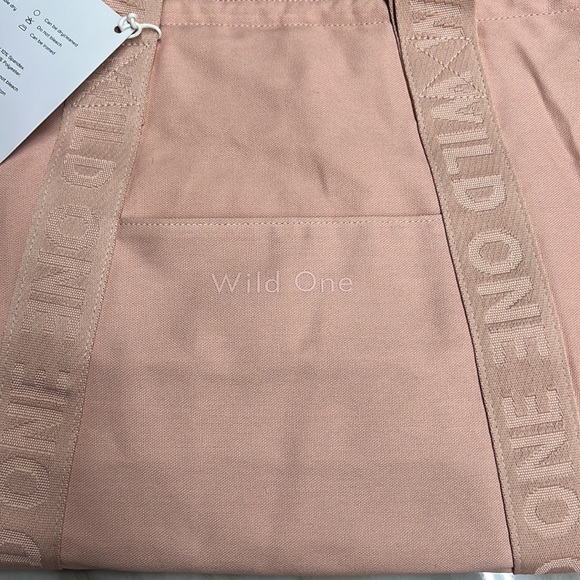 Wild One Everyday Pet Carrier - Picture 8 of 10